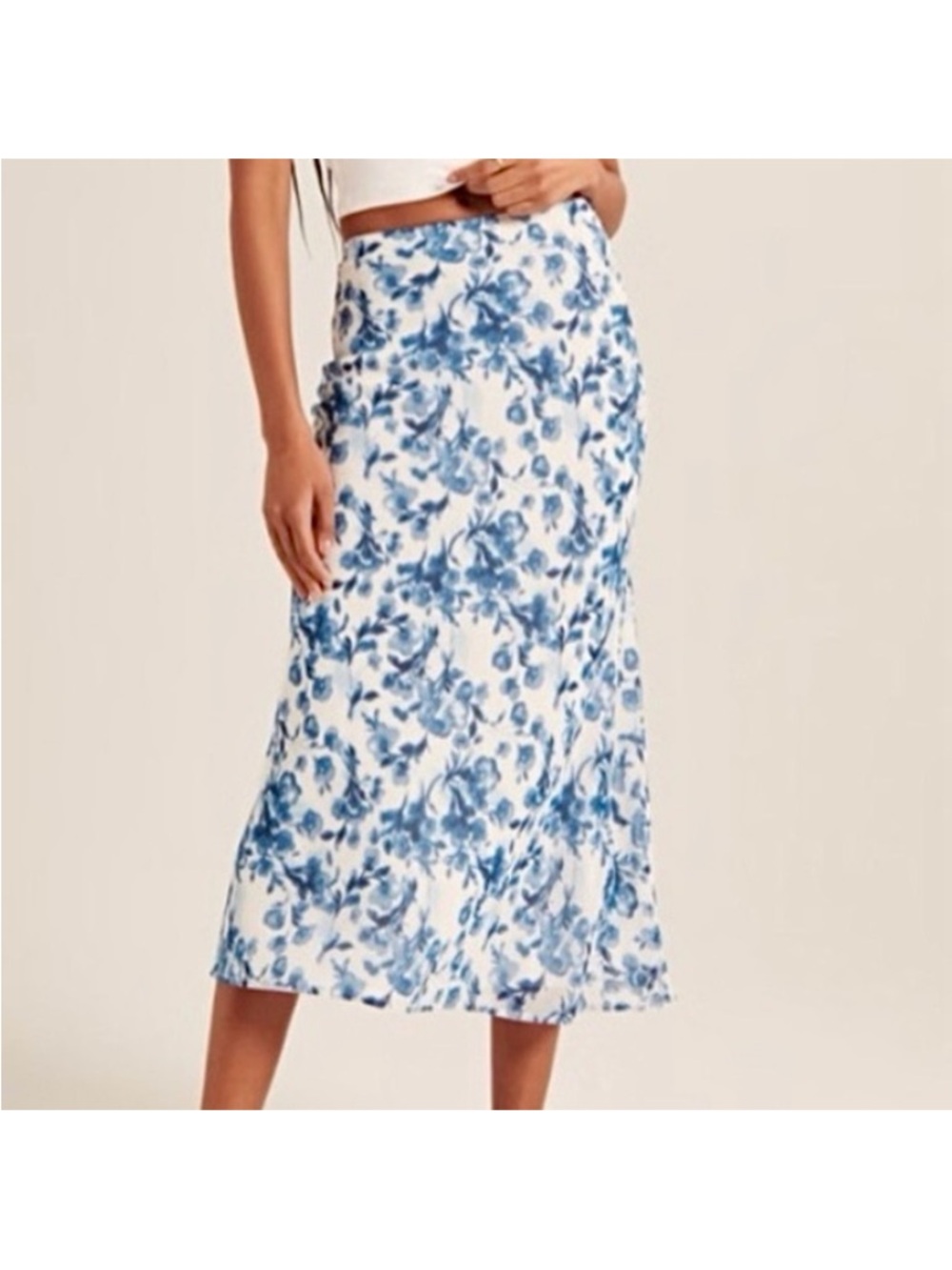 🆕- Abercrombie & Fitch Chiffon Column Blue Floral Midi Skirt. Size: Small Petite